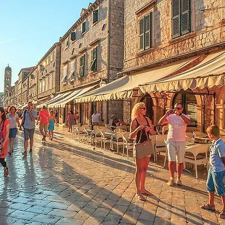 Mila Ντουμπρόβνικ